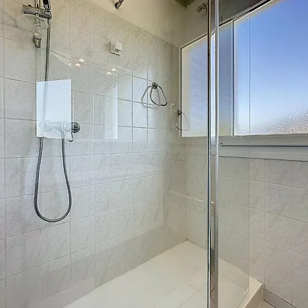 Le Sextant By Interhome 생미셸셰프셰프